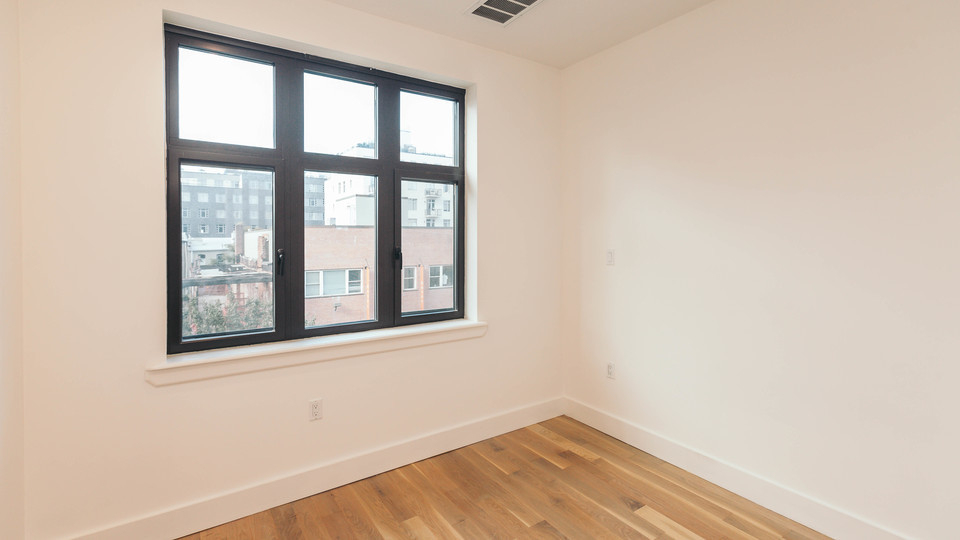 818 Lexington Ave  - Photo 1