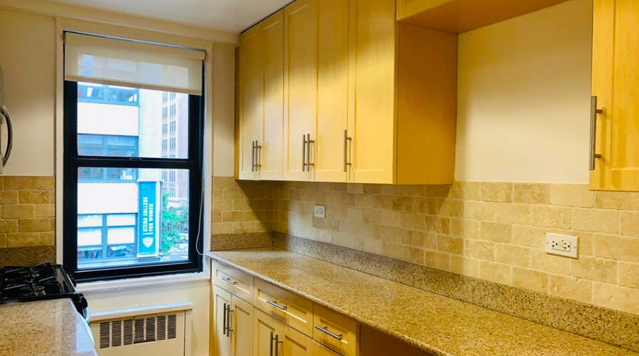 141 East 33rd Street - Photo 2