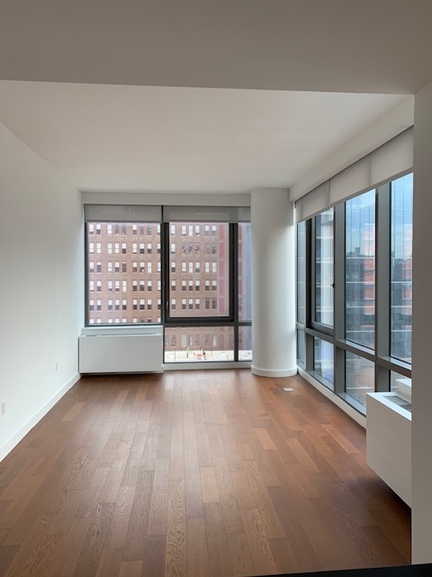 435 West 31st Street - Photo 0