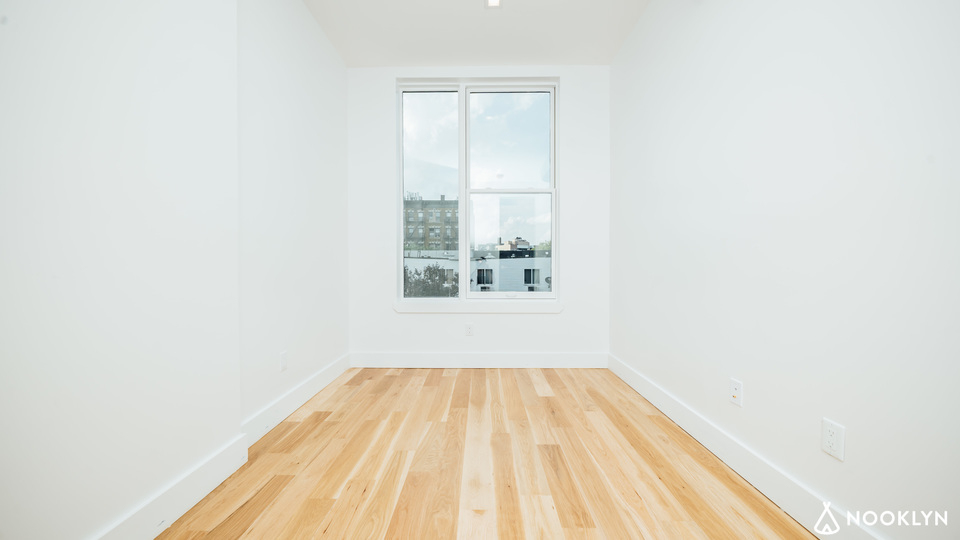 733 Park Ave - Photo 2