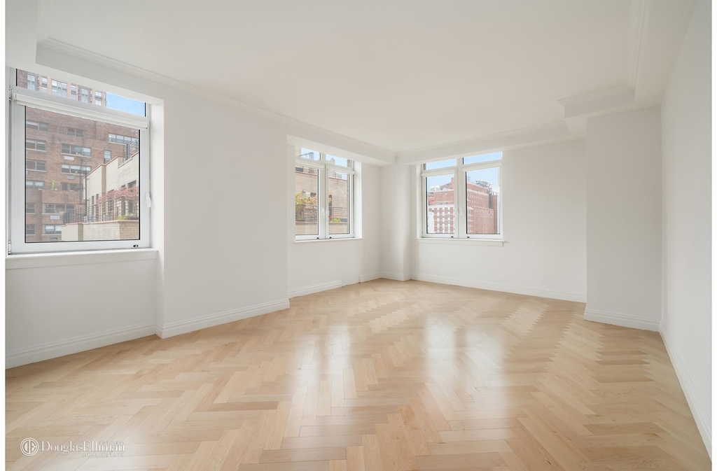 188 East 78th St - Photo 5