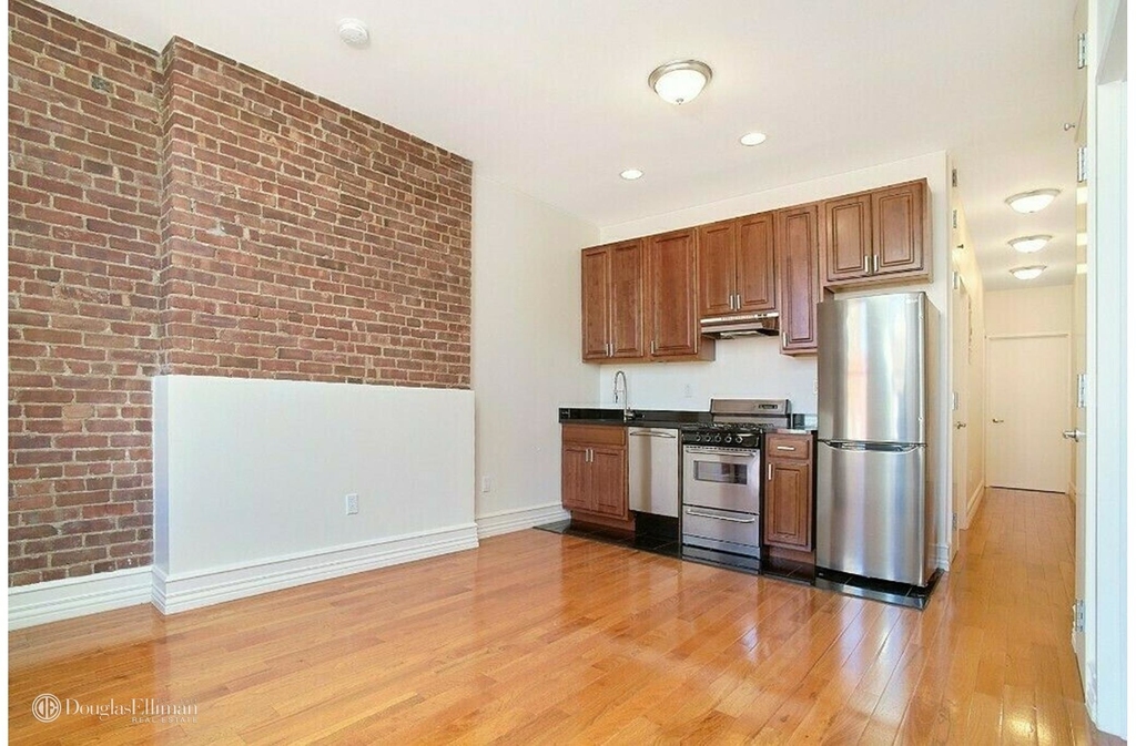 10 West 103rd St - Photo 2