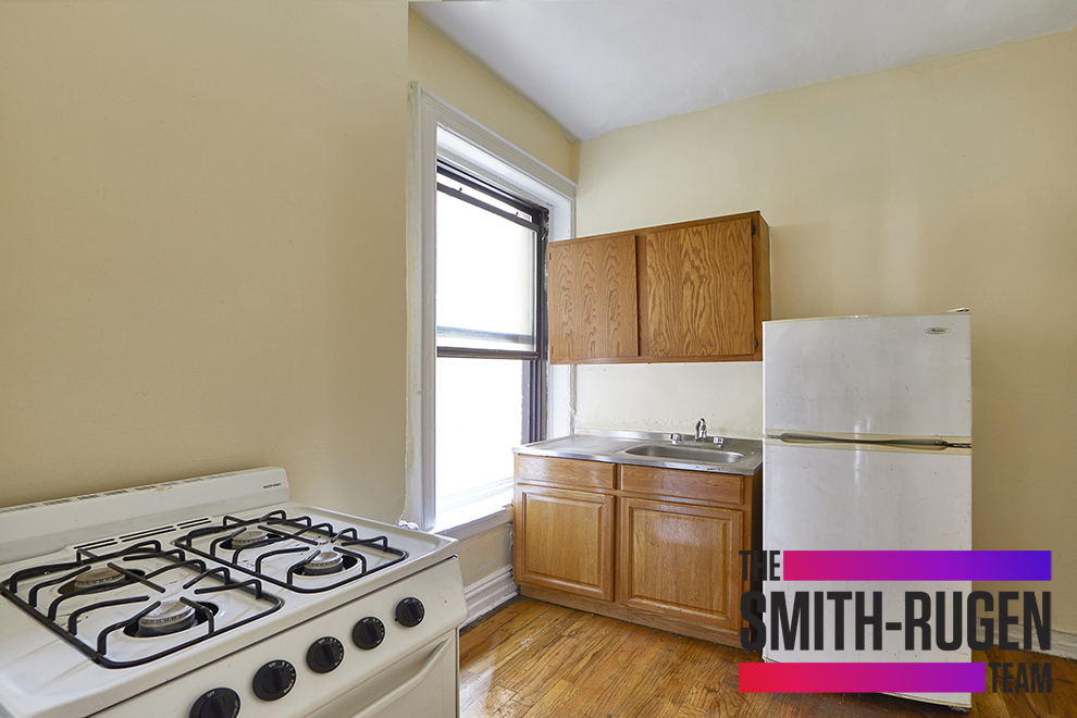 932 Amsterdam Ave - Photo 3