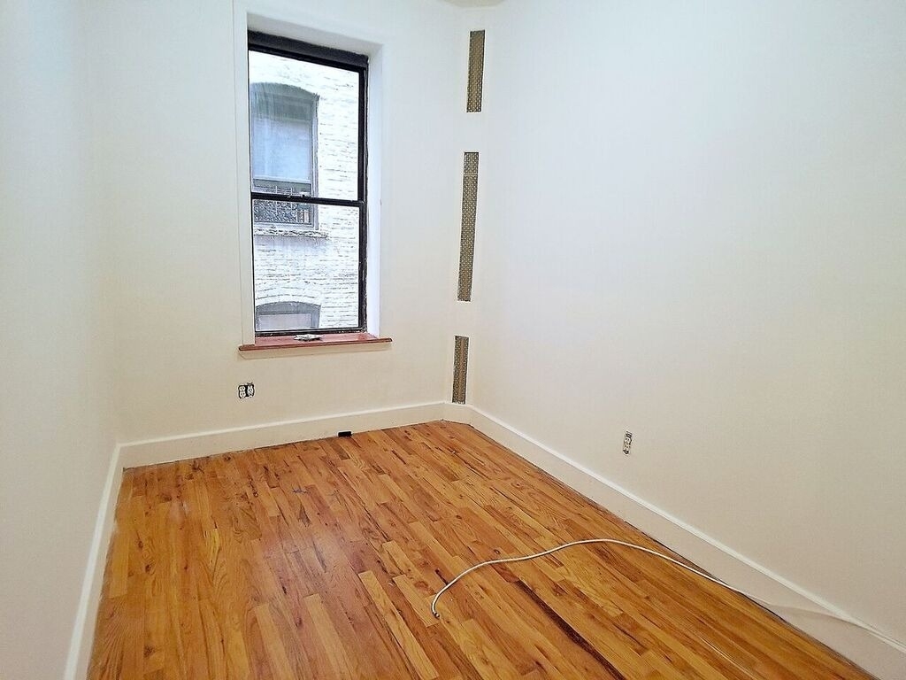 545 West 158th St - Photo 2