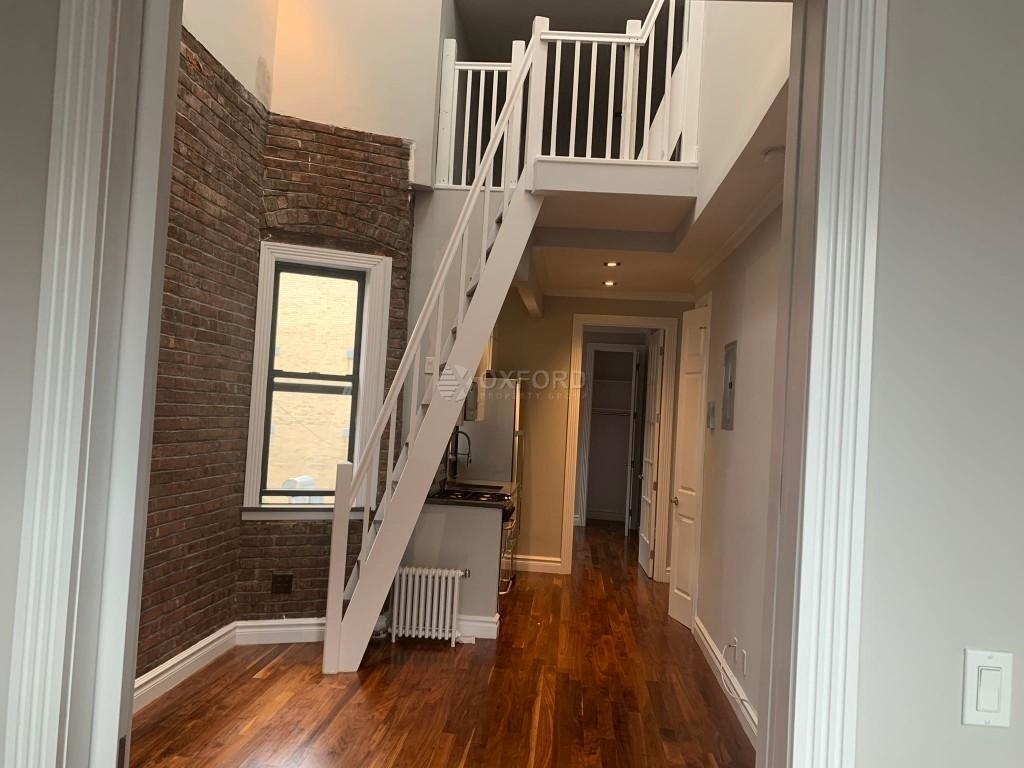 214 East 25th Street - Photo 12