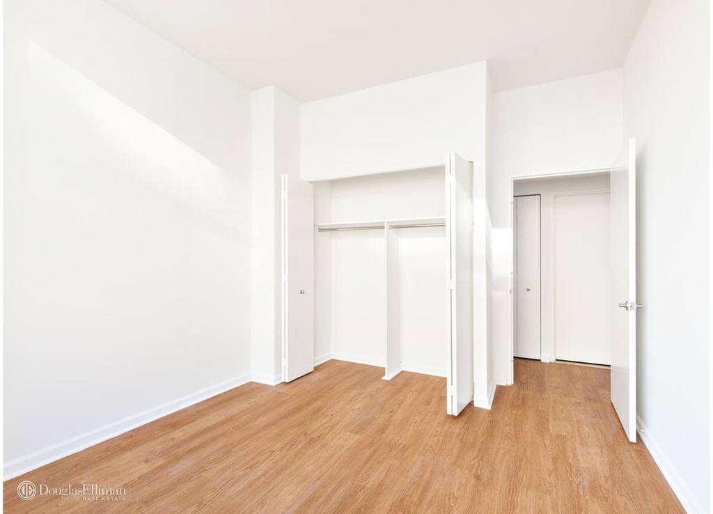 300 East 39th St - Photo 7