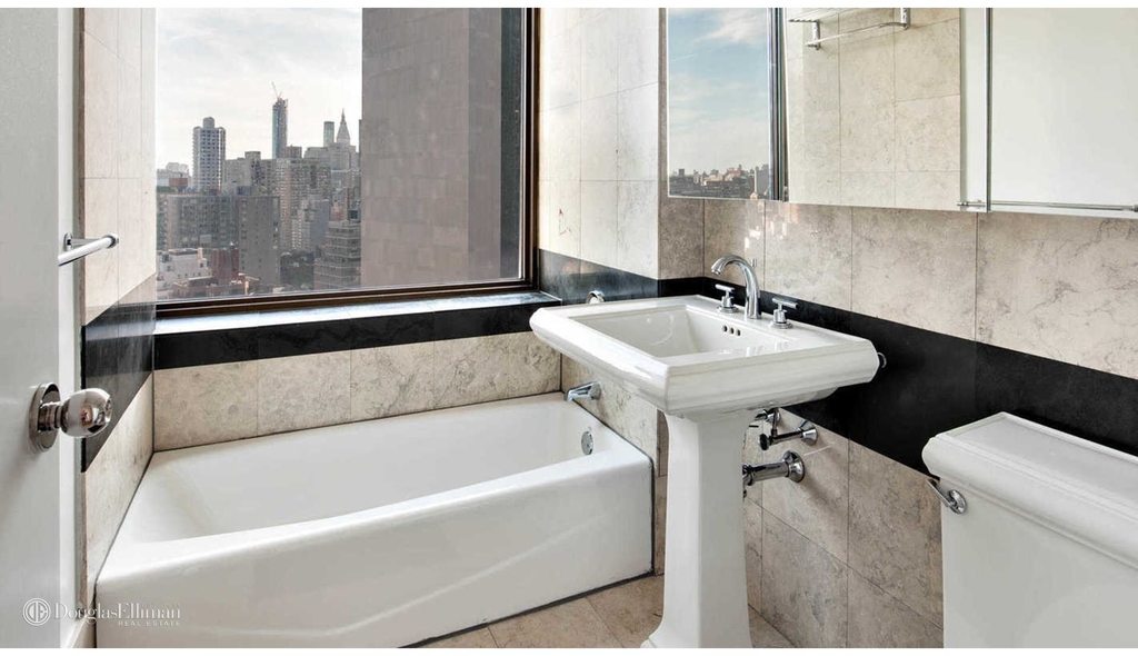 300 East 39th St - Photo 8