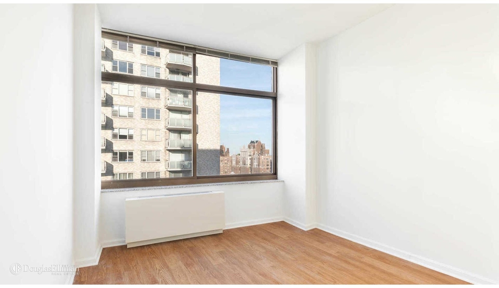 300 East 39th St - Photo 6