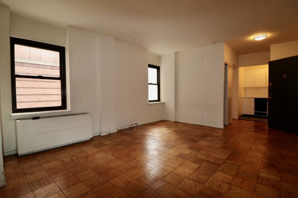 East 37th Street - Photo 3