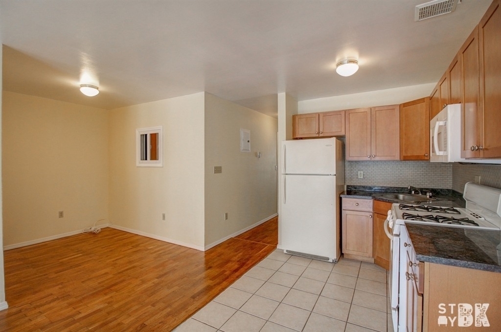 245 Skillman Avenue - Photo 4