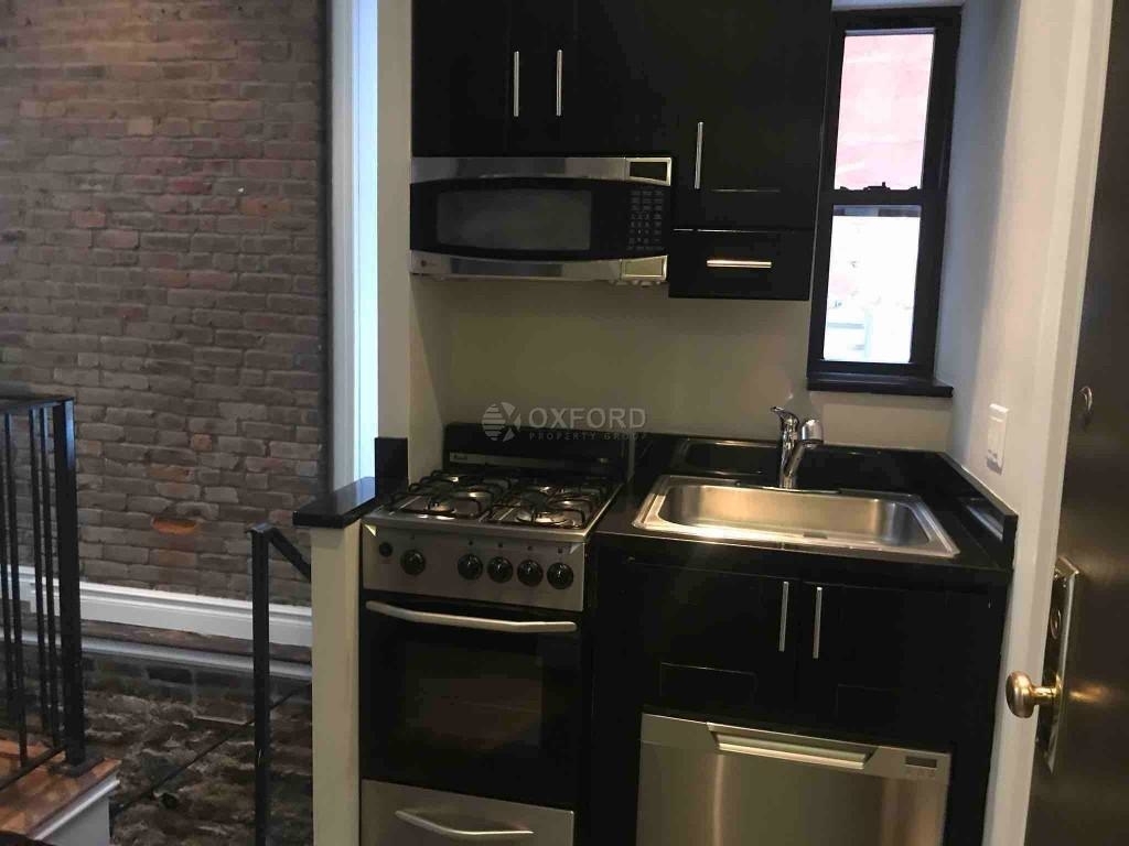 246 Mott Street - Photo 12