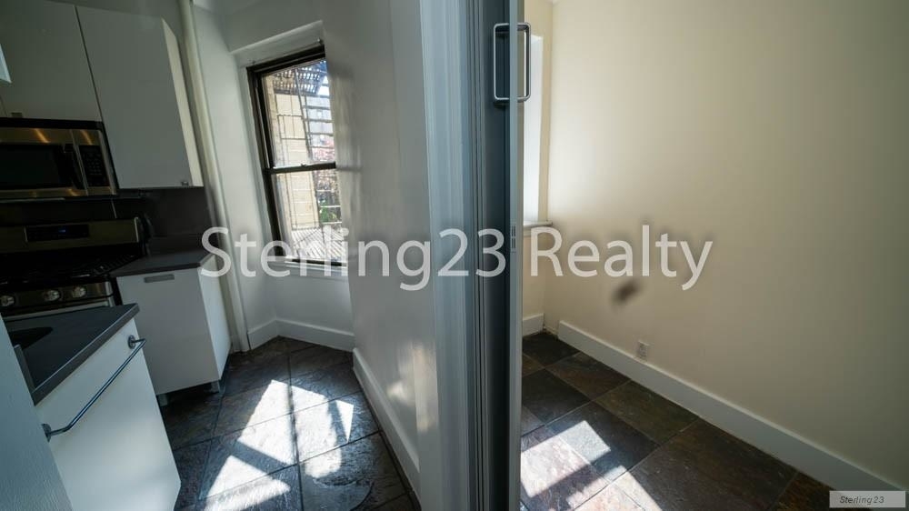 21-05 33rd Street - Photo 3