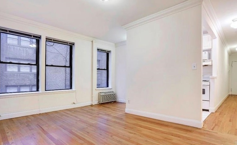 326 East 58th St - Photo 1