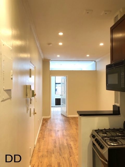 104 Suffolk St - Photo 11