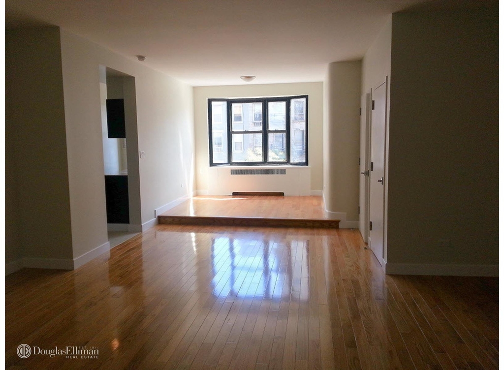 252 East 61st St - Photo 10