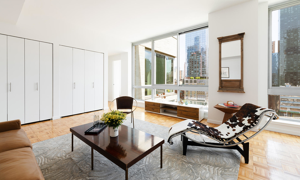 455 W 37 St - Photo 0