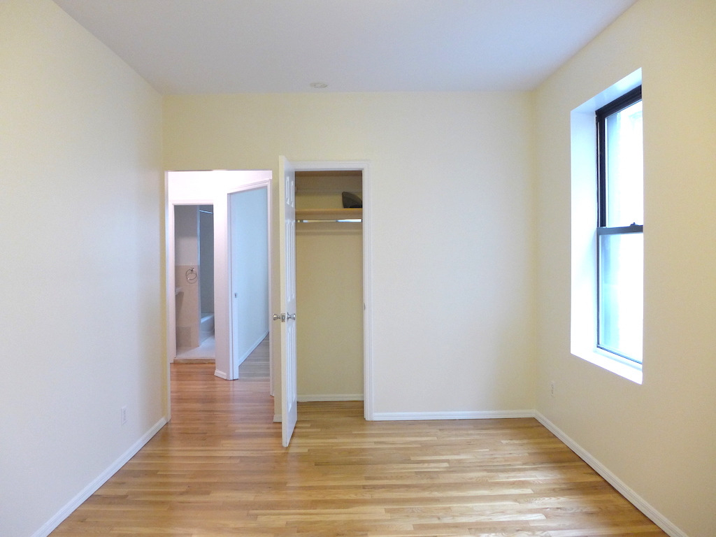 201 West 11th Street - Photo 1