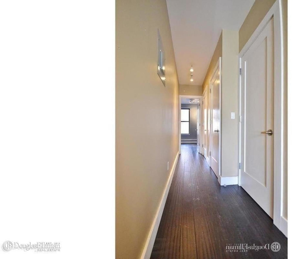 642 Tenth Avenue - Photo 5