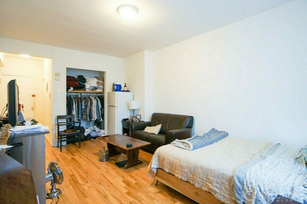 515 East 6th - Photo 1