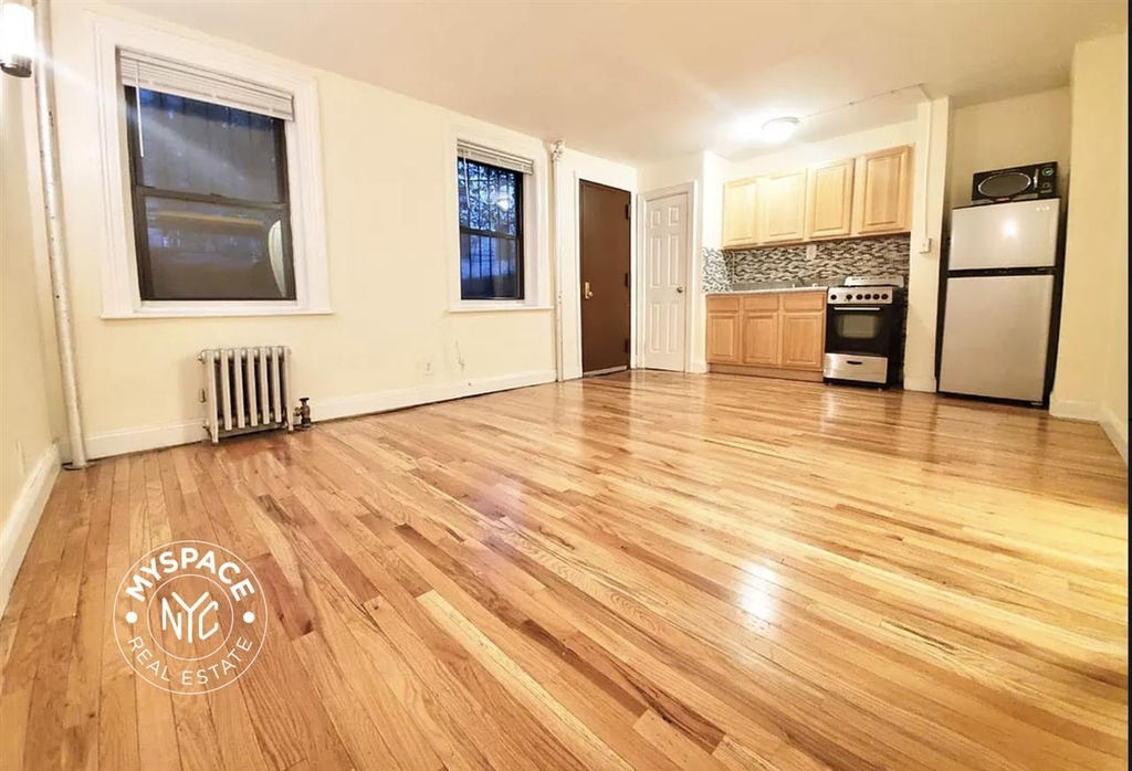 33 Brevoort Place - Photo 1