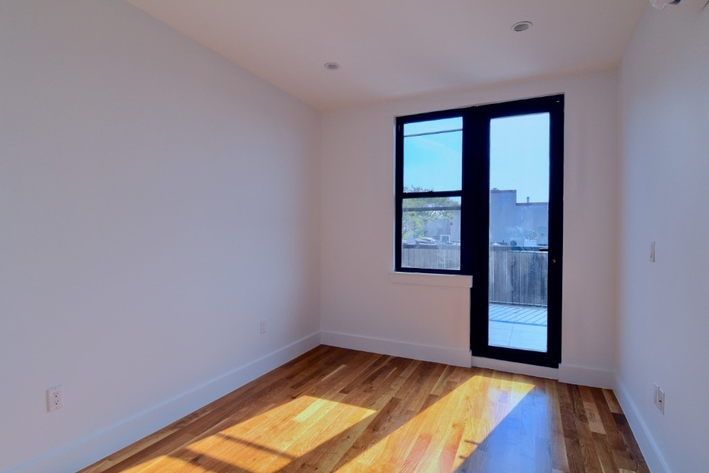 476 Irving Ave - Photo 1