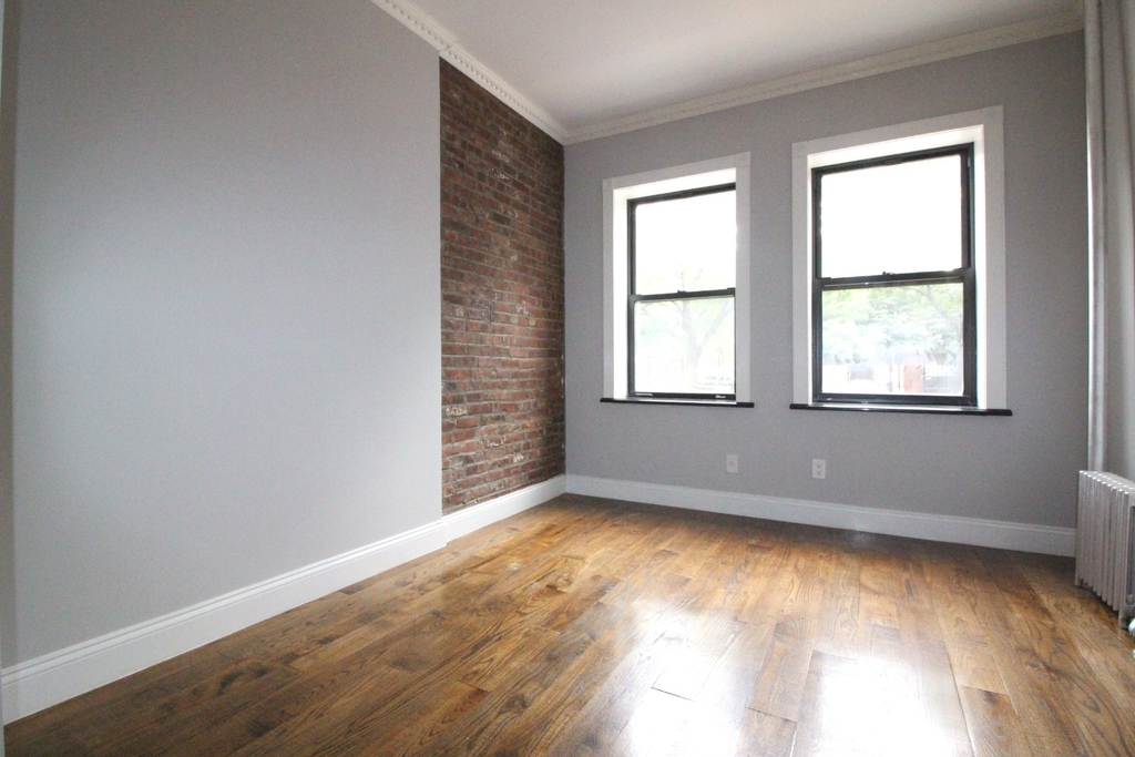 635 East 6th Street - Photo 5