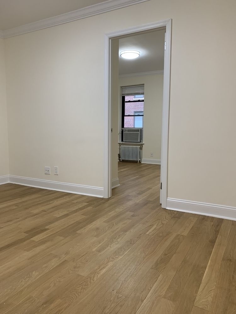 326 East 58th Street - Photo 2