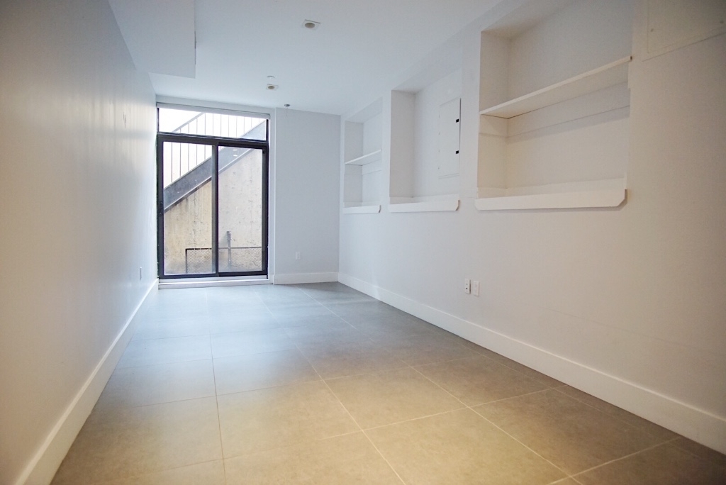 46 Meserole Street - Photo 8