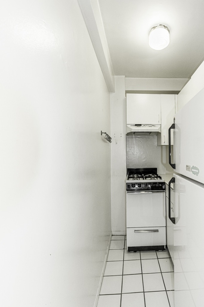 117 East 37th Street - Photo 3