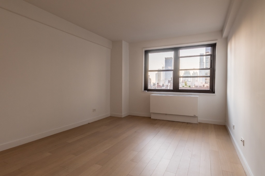 222 East 39th Street - Photo 2