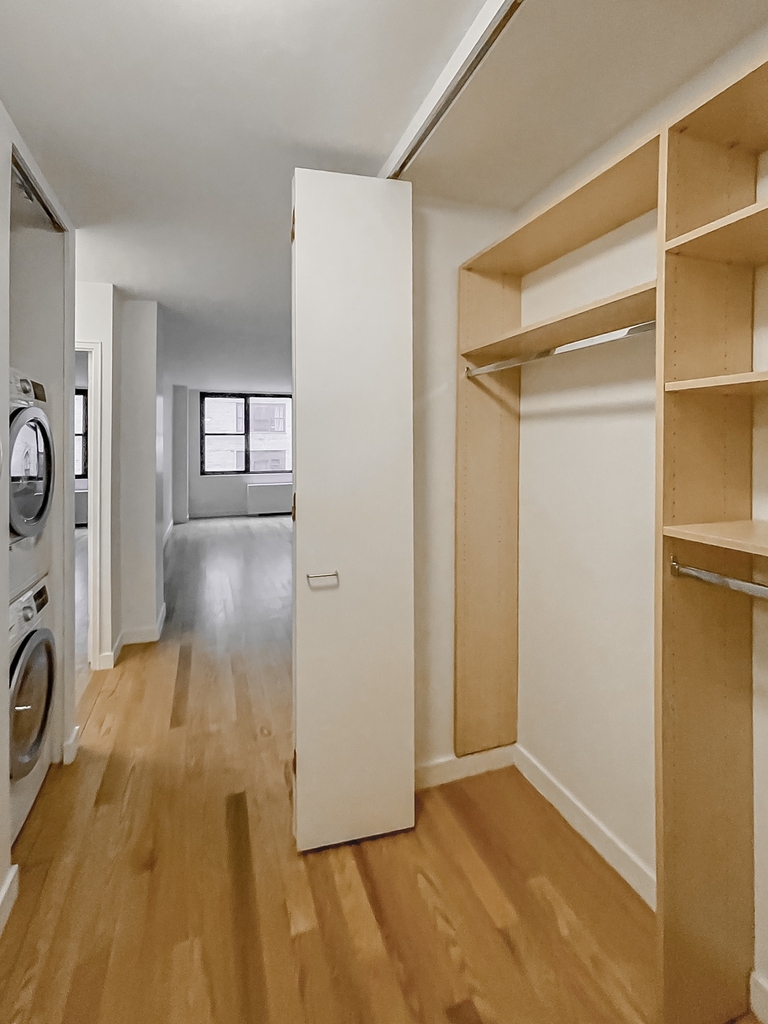 333 East 49th Street - Photo 0