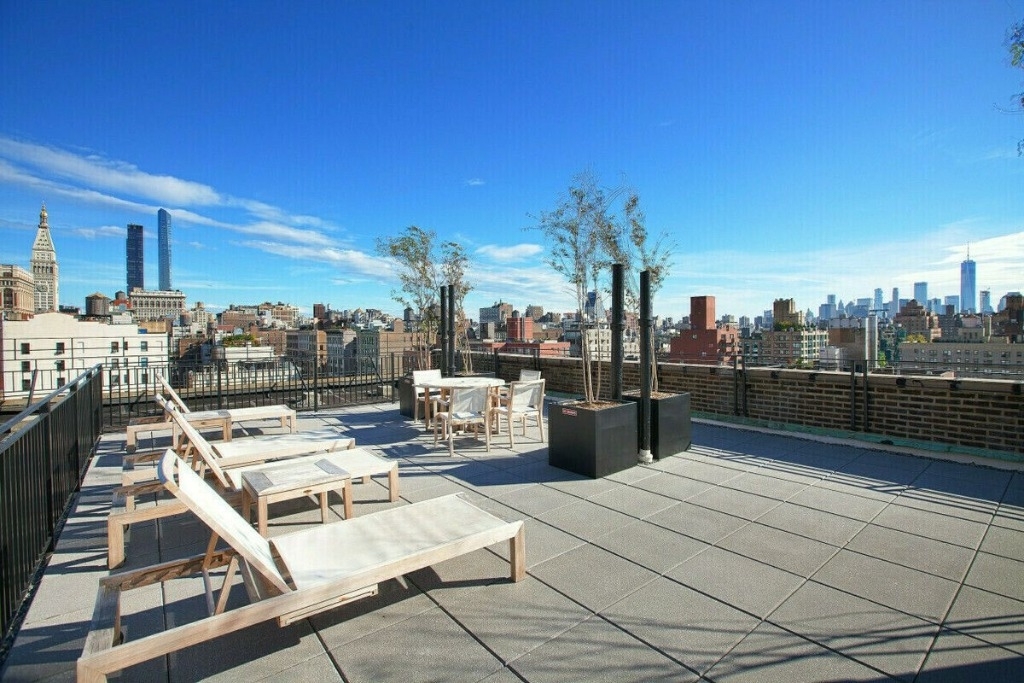 208 West 23rd Street - Photo 10