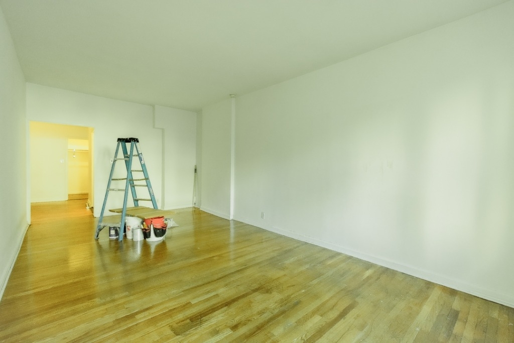 120 East 62nd Street - Photo 1