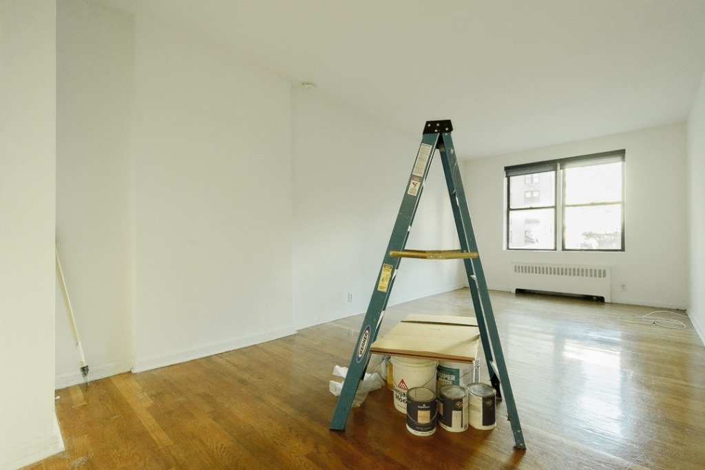 120 East 62nd Street - Photo 0