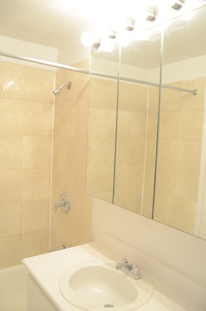 226 East 81st Street - Photo 7