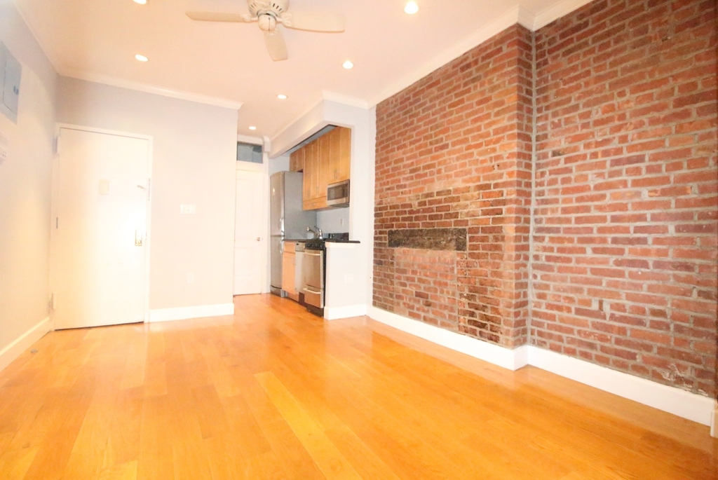 44 Avenue B - Photo 0