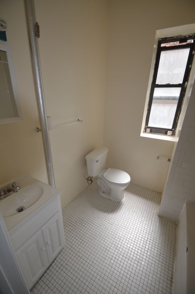 164 Amsterdam Ave - Photo 9