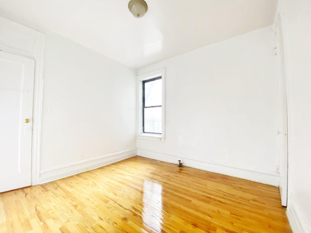 540 Manhattan Avenue - Photo 1