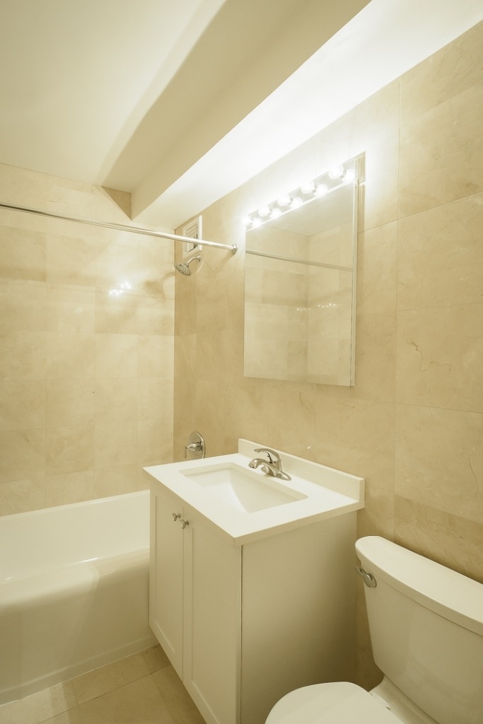 435 East 79th Street - Photo 6