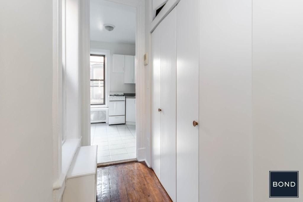 218 East 85 - Photo 3