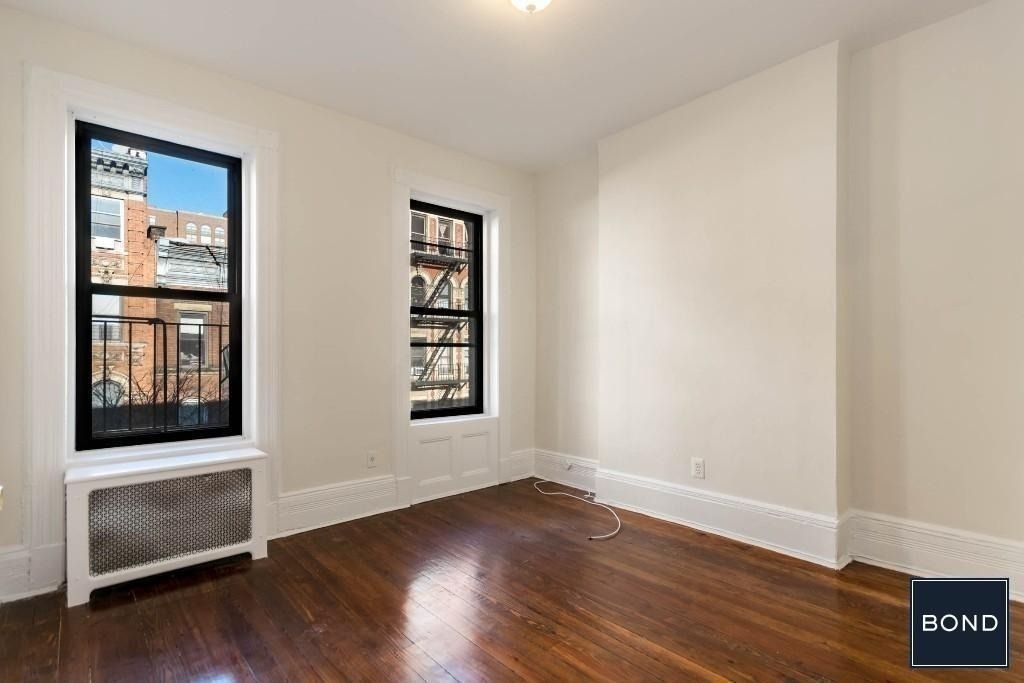 218 East 85 - Photo 2