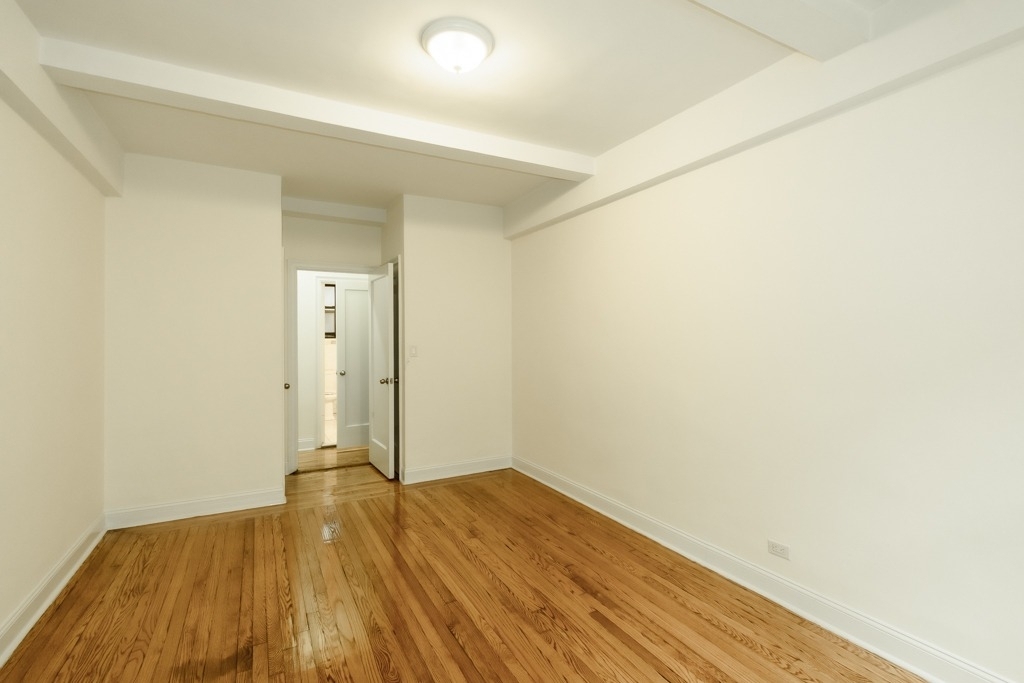 237 East 20th Street - Photo 5