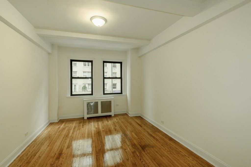 237 East 20th Street - Photo 4