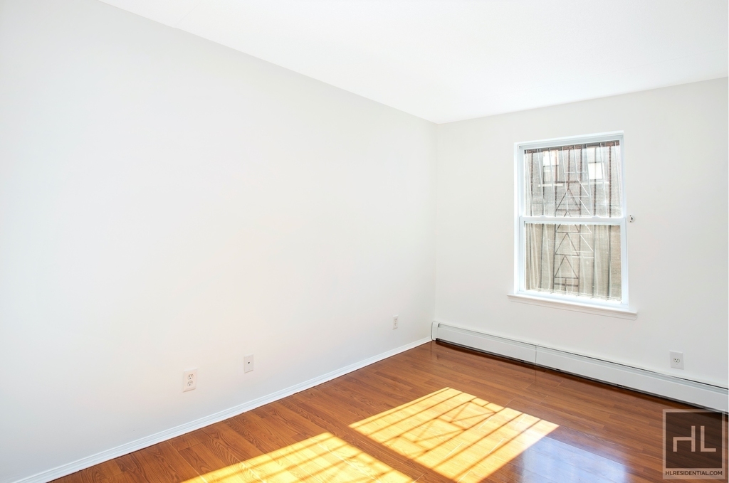 112 West 117 Street - Photo 4