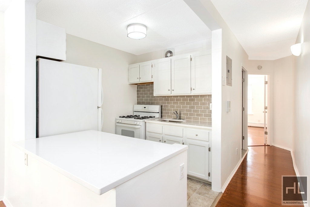 112 West 117 Street - Photo 2