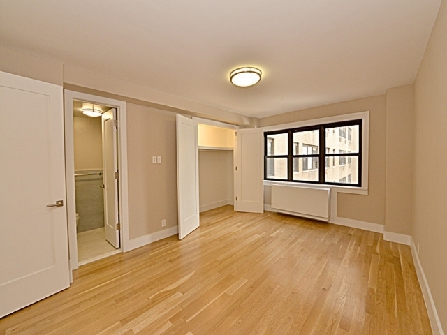 East 47th Street - Photo 5