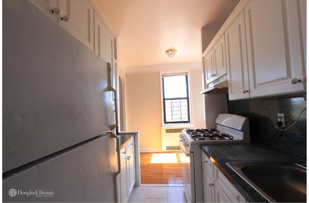 2775 East 16th St - Photo 4