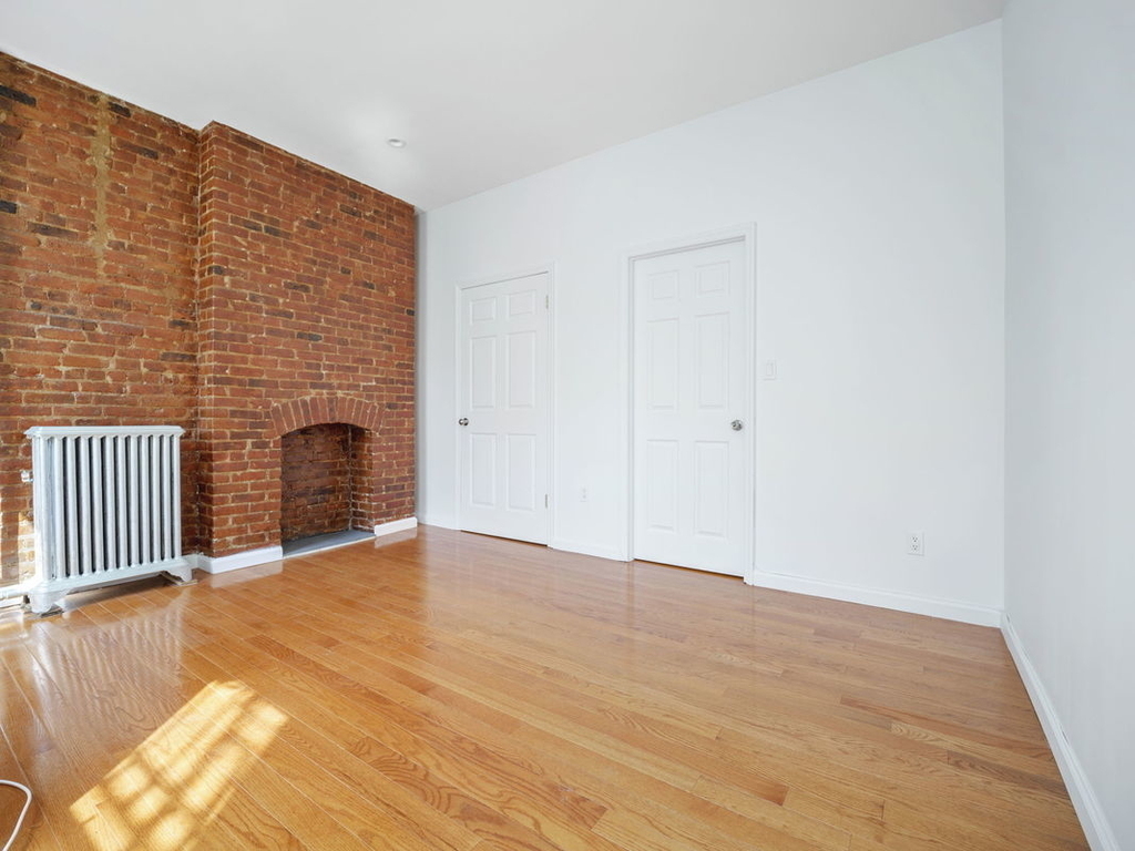 207 East 14th Street - Photo 4