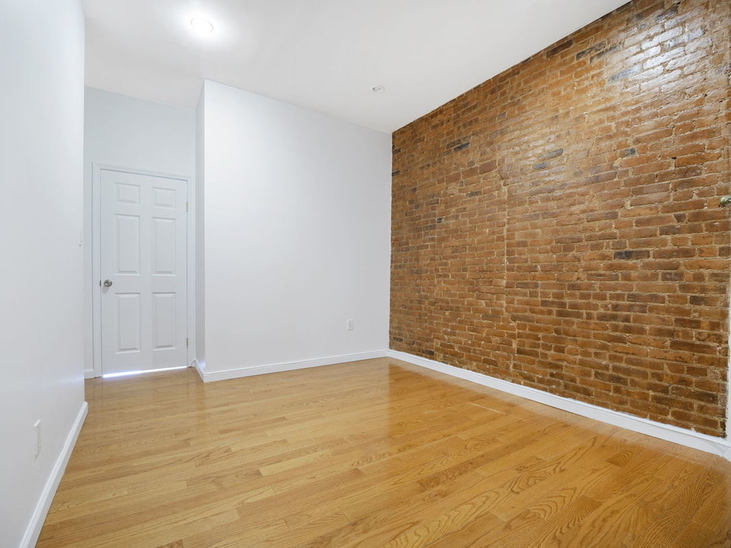 207 East 14th Street - Photo 5