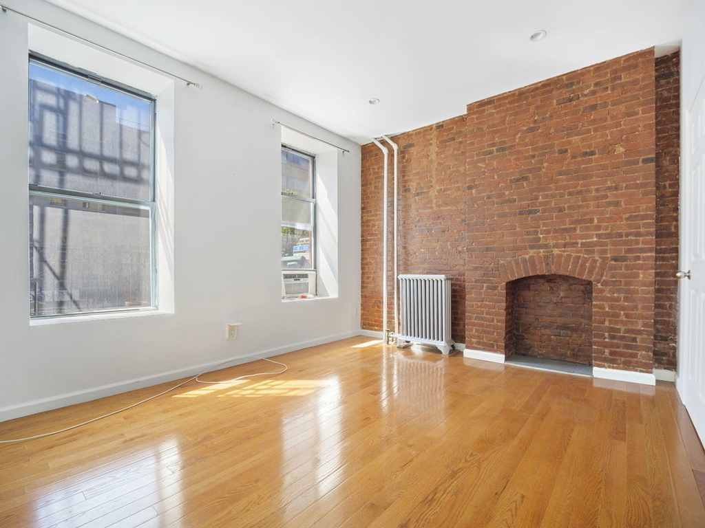 207 East 14th Street - Photo 2